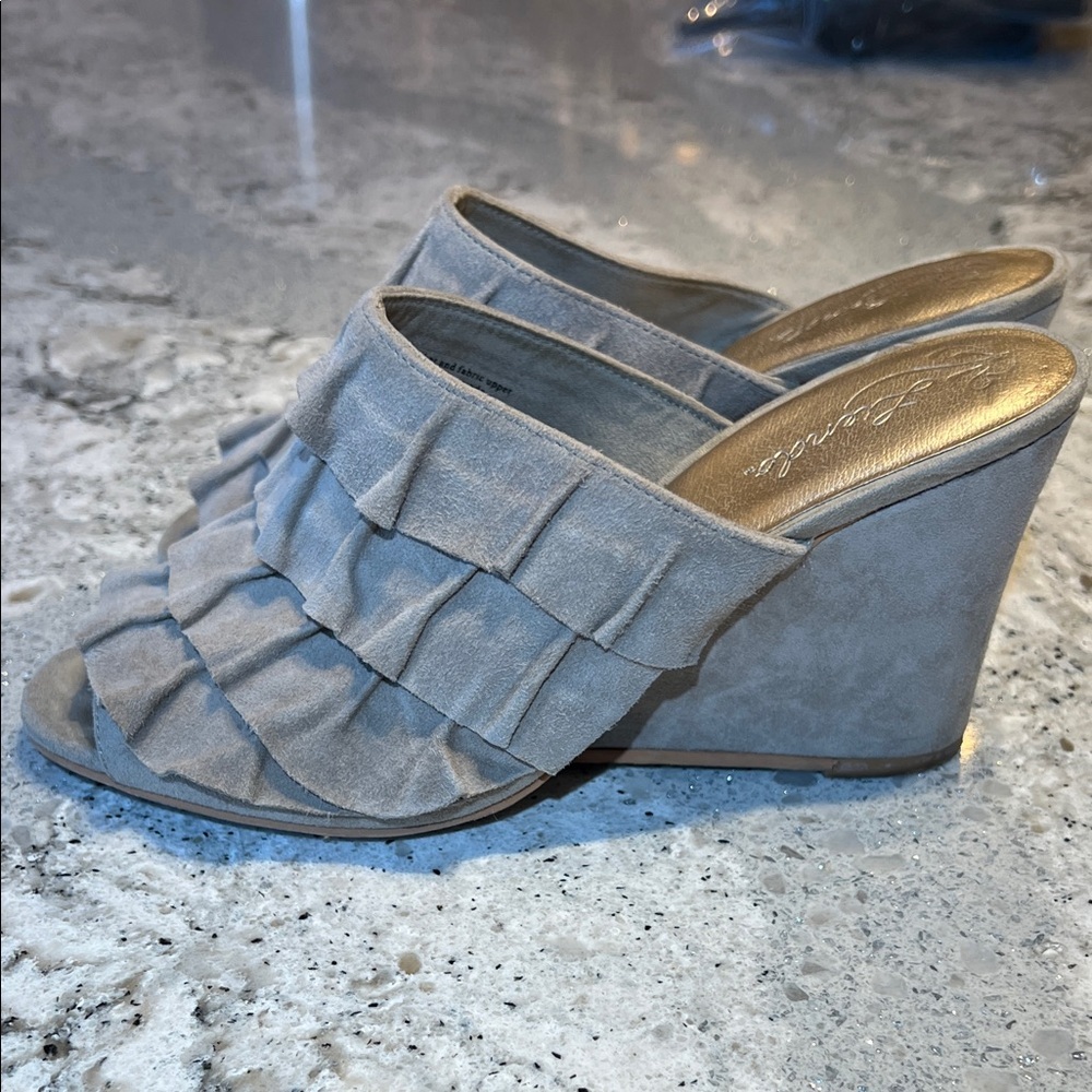 Anthropologie Liendo by Seychelles Taupe Ruffled Suede Wedge Slides Size 7 - Picture 6 of 10